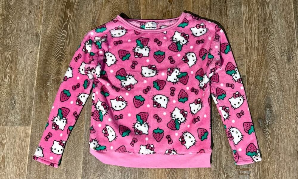 Women’s Sanrio Hello Kitty Strawberry Fleece Pajama Top Size Small